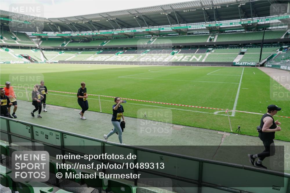 13.09.2026 - 21. swb-Marathon Bremen Michael Burmester http://msf.ph/oto/10489313 13.09.2026 10:45:05 Laufen im Stadion 10137, 10176, 10191, 10192, 10194, 10202, 10242, 10295, 10325, 10335, 10344, 10430, 10459, 10472, 10513, 10524, 10568, 10600, 10605, 10606, 10629, 10651, 10679, 10713, 10756, 10779, 10882, 10979, 10997, 10999, 11081, 11200, 11233, 11307, 11309, 11333, 11337, 11355, 11367, 11385, 11408, 11495, 11629, 11709, 11808, 11932, 11943, 12057, 12089, 12151, 12153, 12177, 12178, 12224, 12226, 12311, 12321, 12539, 10148, 10163, 10330 meine-sportfotos.de