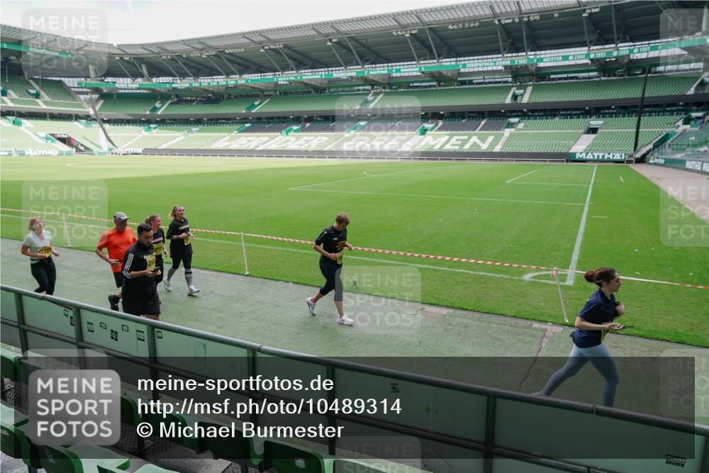 13.09.2026 - 21. swb-Marathon Bremen Michael Burmester http://msf.ph/oto/10489314 13.09.2026 10:45:07 Laufen im Stadion 10137, 10176, 10191, 10192, 10194, 10202, 10242, 10295, 10325, 10335, 10344, 10430, 10459, 10472, 10513, 10524, 10568, 10600, 10605, 10606, 10629, 10651, 10679, 10713, 10756, 10779, 10882, 10979, 10997, 10999, 11081, 11200, 11233, 11307, 11309, 11337, 11355, 11367, 11385, 11408, 11495, 11629, 11709, 11808, 11821, 11932, 11943, 12057, 12089, 12151, 12153, 12177, 12178, 12224, 12226, 12311, 12321, 12539, 10148, 10163, 10330 meine-sportfotos.de
