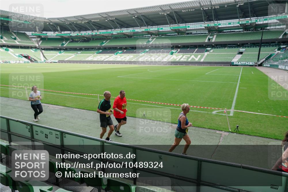 13.09.2026 - 21. swb-Marathon Bremen Michael Burmester http://msf.ph/oto/10489324 13.09.2026 10:45:20 Laufen im Stadion 10137, 10176, 10191, 10192, 10194, 10202, 10242, 10295, 10344, 10430, 10472, 10524, 10568, 10600, 10629, 10651, 10679, 10713, 10756, 10779, 10882, 10979, 10997, 10999, 11081, 11181, 11200, 11233, 11244, 11307, 11309, 11355, 11367, 11385, 11408, 11495, 11574, 11629, 11709, 11808, 11821, 11932, 11943, 12057, 12089, 12151, 12153, 12177, 12178, 12224, 12226, 12285, 12311, 12321, 12374, 12539, 10148, 10163, 10303, 10330 meine-sportfotos.de