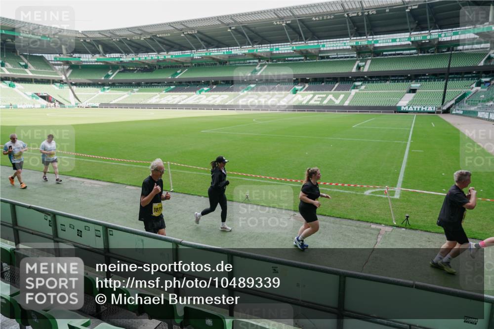 13.09.2026 - 21. swb-Marathon Bremen Michael Burmester http://msf.ph/oto/10489339 13.09.2026 10:45:45 Laufen im Stadion 10137, 10176, 10191, 10192, 10194, 10202, 10242, 10344, 10430, 10472, 10524, 10568, 10600, 10651, 10679, 10713, 10979, 11050, 11081, 11181, 11200, 11244, 11296, 11309, 11367, 11385, 11495, 11529, 11530, 11546, 11574, 11629, 11675, 11709, 11760, 11808, 11821, 11932, 11943, 12057, 12089, 12151, 12153, 12177, 12178, 12211, 12224, 12226, 12285, 12311, 12316, 12317, 12321, 12374, 12422, 12462, 12539, 10002, 10148, 10163, 10303, 10330, 10361 meine-sportfotos.de