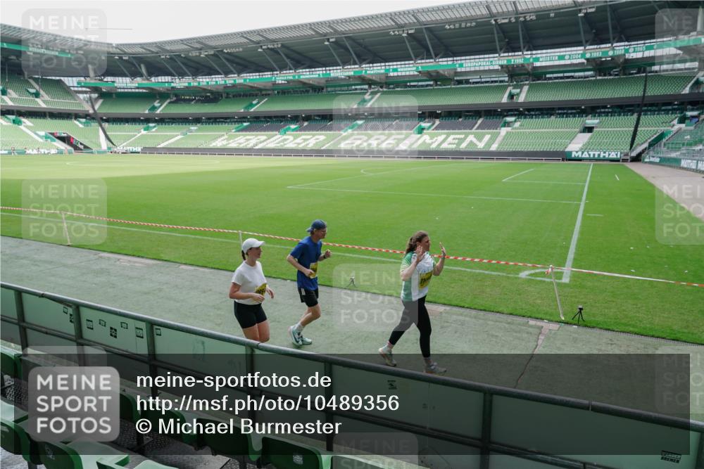 13.09.2026 - 21. swb-Marathon Bremen Michael Burmester http://msf.ph/oto/10489356 13.09.2026 10:46:21 Laufen im Stadion 10137, 10161, 10194, 10202, 10242, 10344, 10349, 10430, 10472, 10524, 10535, 10568, 10600, 10651, 10895, 10933, 10970, 10979, 11050, 11181, 11200, 11244, 11296, 11309, 11367, 11457, 11529, 11530, 11546, 11573, 11574, 11579, 11639, 11675, 11709, 11760, 11808, 11821, 12057, 12089, 12153, 12177, 12178, 12211, 12224, 12285, 12316, 12317, 12374, 12422, 12462, 12539, 10002, 10004, 10005, 10148, 10271, 10303, 10325, 10330, 10335, 10361, 10459, 10513, 10605, 10606 meine-sportfotos.de