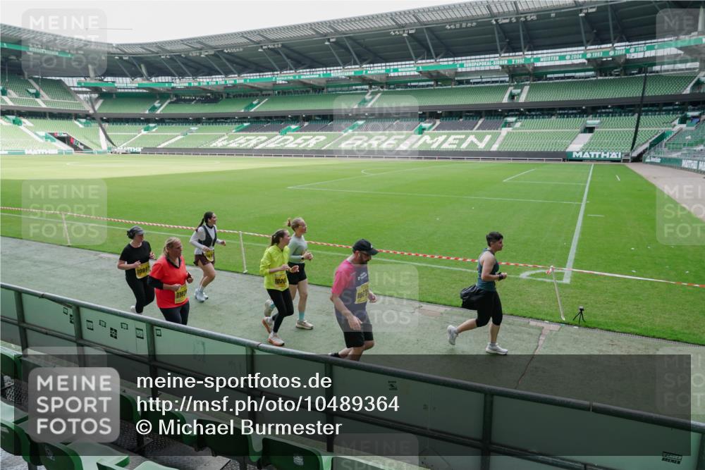 13.09.2026 - 21. swb-Marathon Bremen Michael Burmester http://msf.ph/oto/10489364 13.09.2026 10:46:39 Laufen im Stadion 10137, 10161, 10194, 10202, 10242, 10349, 10430, 10472, 10524, 10535, 10600, 10651, 10895, 10933, 10970, 11050, 11181, 11200, 11244, 11296, 11309, 11367, 11457, 11529, 11530, 11546, 11573, 11574, 11579, 11639, 11675, 11709, 11760, 11821, 12089, 12153, 12157, 12177, 12178, 12211, 12285, 12316, 12317, 12374, 12422, 12462, 12539, 10002, 10004, 10005, 10148, 10271, 10303, 10325, 10330, 10335, 10361, 10459, 10513, 10605, 10606, 10756, 10779, 10882, 10997 meine-sportfotos.de