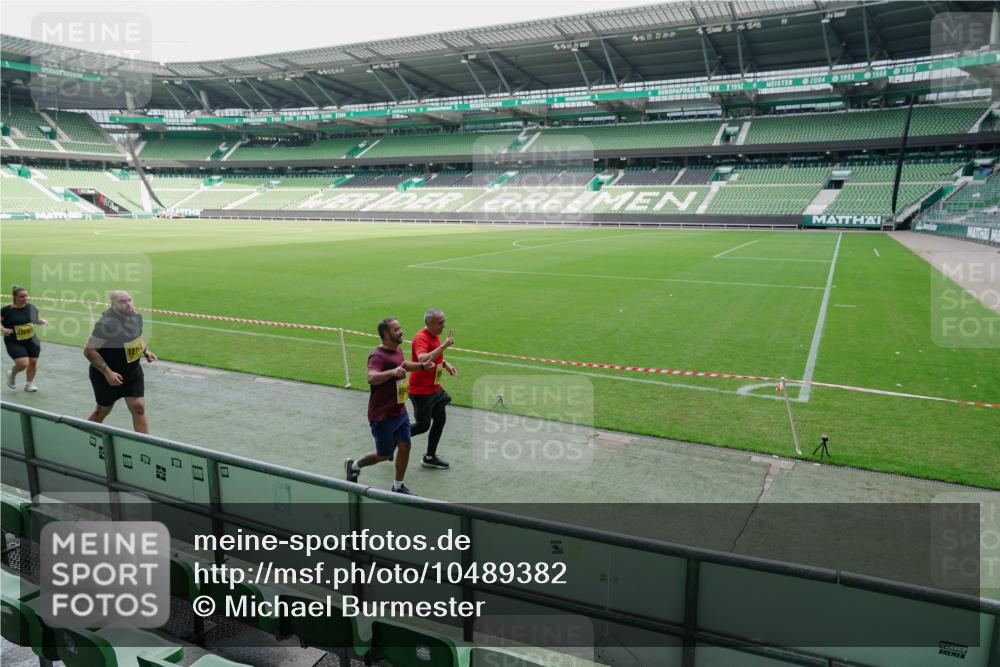 13.09.2026 - 21. swb-Marathon Bremen Michael Burmester http://msf.ph/oto/10489382 13.09.2026 10:47:05 Laufen im Stadion 10161, 10349, 10472, 10535, 10895, 10933, 10970, 11050, 11104, 11181, 11244, 11262, 11296, 11309, 11367, 11457, 11529, 11530, 11546, 11573, 11574, 11579, 11639, 11663, 11675, 11709, 11760, 11821, 12157, 12211, 12285, 12316, 12317, 12340, 12374, 12422, 12462, 10002, 10004, 10005, 10176, 10271, 10295, 10303, 10325, 10330, 10335, 10361, 10459, 10513, 10605, 10606, 10629, 10756, 10779, 10882, 10997, 10999, 11233 meine-sportfotos.de