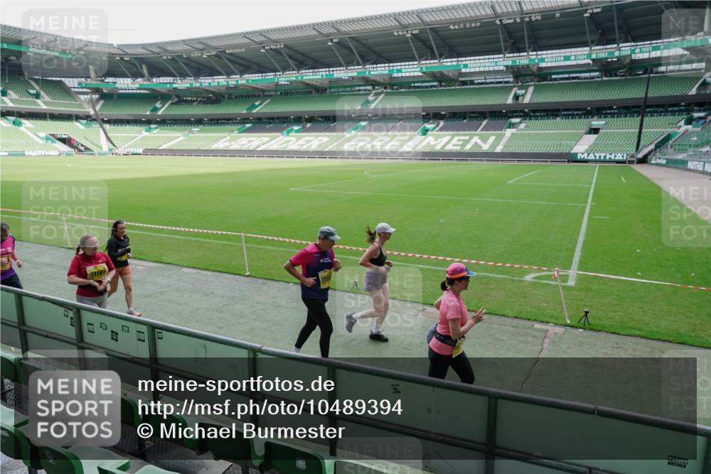 13.09.2026 - 21. swb-Marathon Bremen Michael Burmester http://msf.ph/oto/10489394 13.09.2026 10:47:22 Laufen im Stadion 10161, 10264, 10292, 10349, 10535, 10732, 10895, 10925, 10933, 10970, 11050, 11104, 11181, 11244, 11262, 11296, 11423, 11443, 11457, 11529, 11530, 11546, 11573, 11574, 11579, 11639, 11663, 11675, 11698, 11760, 12157, 12211, 12285, 12316, 12317, 12340, 12374, 12422, 12444, 12462, 12472, 10002, 10004, 10005, 10176, 10191, 10192, 10271, 10295, 10325, 10335, 10361, 10459, 10513, 10605, 10606, 10629, 10756, 10779, 10882, 10997, 10999, 11233 meine-sportfotos.de