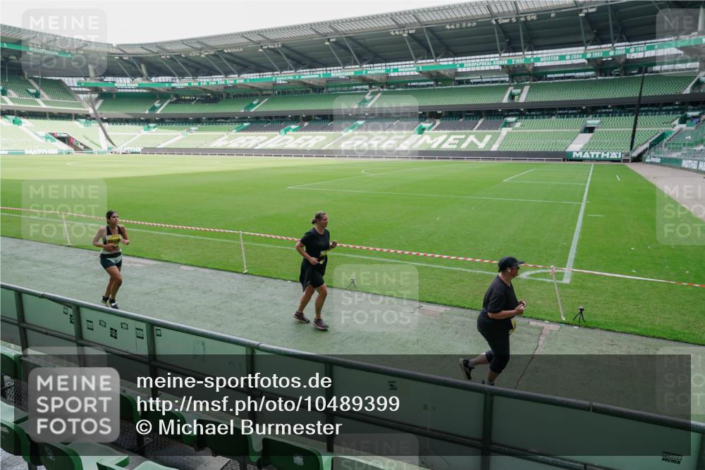 13.09.2026 - 21. swb-Marathon Bremen Michael Burmester http://msf.ph/oto/10489399 13.09.2026 10:47:37 Laufen im Stadion 10161, 10264, 10292, 10349, 10440, 10535, 10732, 10789, 10895, 10925, 10933, 10970, 11104, 11262, 11296, 11423, 11443, 11457, 11529, 11530, 11546, 11573, 11579, 11639, 11663, 11675, 11698, 11760, 12083, 12157, 12211, 12316, 12317, 12340, 12422, 12444, 12471, 12472, 12561, 10002, 10004, 10005, 10176, 10191, 10192, 10271, 10295, 10325, 10335, 10459, 10513, 10605, 10606, 10629, 10679, 10713, 10756, 10779, 10882, 10997, 10999, 11081, 11233, 11495 meine-sportfotos.de