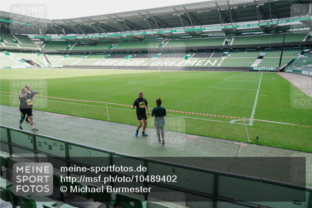 13.09.2026 - 21. swb-Marathon Bremen Michael Burmester http://msf.ph/oto/10489402 13.09.2026 10:47:43 Laufen im Stadion 10161, 10264, 10292, 10349, 10407, 10440, 10535, 10732, 10789, 10895, 10925, 10933, 10970, 11104, 11262, 11296, 11423, 11443, 11457, 11529, 11530, 11546, 11573, 11579, 11639, 11663, 11675, 11698, 12083, 12157, 12316, 12317, 12340, 12422, 12444, 12471, 12472, 12542, 12561, 10004, 10005, 10176, 10191, 10192, 10271, 10295, 10325, 10335, 10459, 10513, 10605, 10606, 10629, 10679, 10713, 10756, 10779, 10882, 10979, 10997, 10999, 11081, 11233, 11495 meine-sportfotos.de
