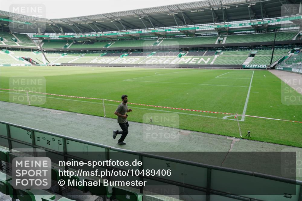 13.09.2026 - 21. swb-Marathon Bremen Michael Burmester http://msf.ph/oto/10489406 13.09.2026 10:48:00 Laufen im Stadion 10161, 10264, 10292, 10349, 10407, 10440, 10535, 10732, 10789, 10895, 10925, 10933, 10970, 11104, 11262, 11423, 11443, 11541, 11573, 11579, 11639, 11663, 11698, 11980, 12083, 12157, 12340, 12444, 12471, 12472, 12542, 12561, 10004, 10005, 10137, 10176, 10191, 10192, 10194, 10271, 10295, 10325, 10335, 10344, 10430, 10459, 10513, 10568, 10600, 10605, 10606, 10629, 10679, 10713, 10756, 10779, 10882, 10979, 10997, 10999, 11081, 11200, 11233, 11495, 12089 meine-sportfotos.de