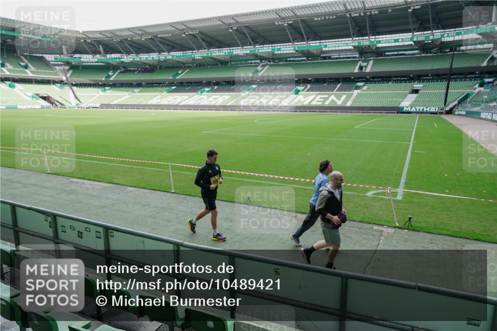13.09.2026 - 21. swb-Marathon Bremen Michael Burmester http://msf.ph/oto/10489421 13.09.2026 10:49:11 Laufen im Stadion 10264, 10292, 10407, 10413, 10440, 10710, 10732, 10754, 10789, 10925, 11104, 11254, 11262, 11423, 11443, 11541, 11698, 11712, 11851, 11942, 11980, 12083, 12440, 12444, 12471, 12472, 12542, 12561, 10137, 10194, 10202, 10242, 10344, 10430, 10472, 10524, 10535, 10568, 10600, 10651, 10679, 10713, 10895, 10979, 11050, 11081, 11181, 11200, 11244, 11296, 11309, 11367, 11457, 11495, 11529, 11530, 11546, 11574, 11675, 11709, 11760, 11821, 12089, 12153, 12177, 12178 meine-sportfotos.de