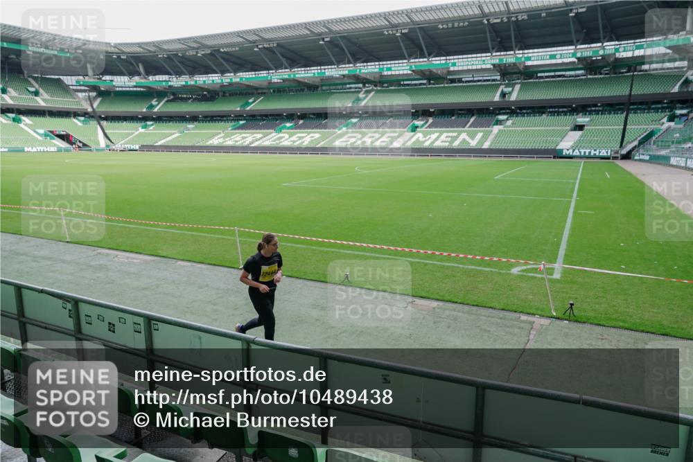 13.09.2026 - 21. swb-Marathon Bremen Michael Burmester http://msf.ph/oto/10489438 13.09.2026 10:50:17 Laufen im Stadion 10413, 10573, 10627, 10667, 10710, 10754, 11031, 11254, 11266, 11712, 11780, 11807, 11851, 11942, 12440, 10161, 10349, 10472, 10535, 10895, 10933, 10970, 11050, 11181, 11244, 11296, 11309, 11367, 11457, 11529, 11530, 11546, 11573, 11574, 11579, 11639, 11675, 11709, 11760, 11821, 12157, 12340 meine-sportfotos.de