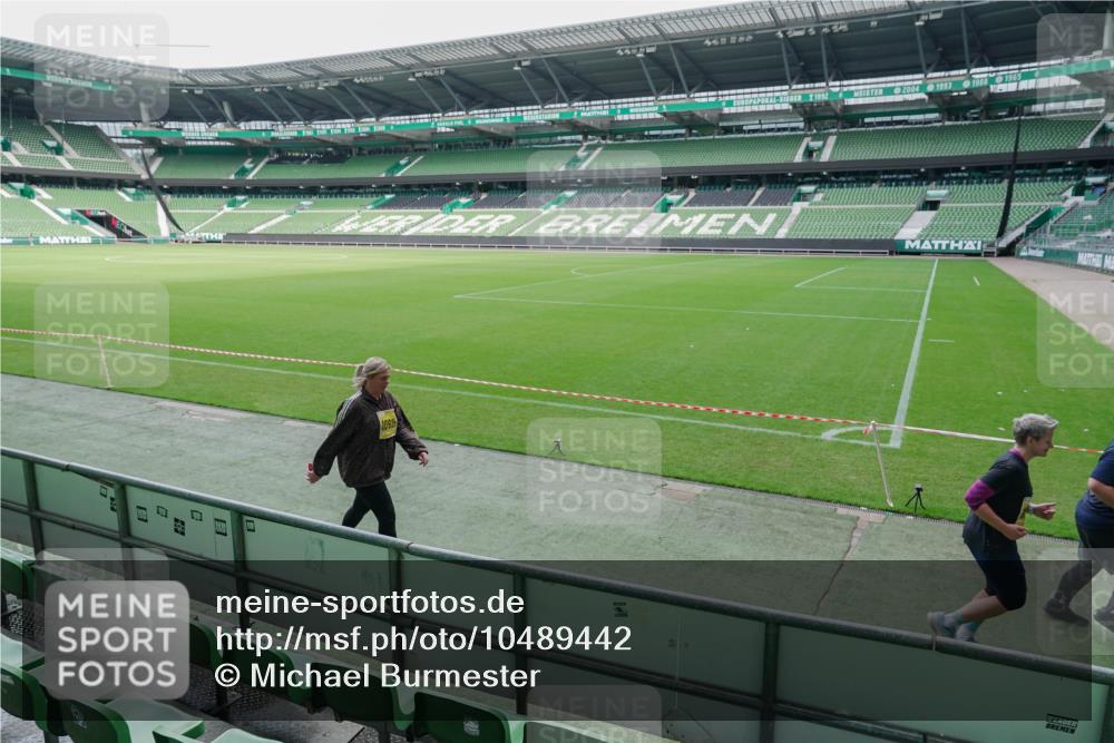 13.09.2026 - 21. swb-Marathon Bremen Michael Burmester http://msf.ph/oto/10489442 13.09.2026 10:50:43 Laufen im Stadion 10533, 10534, 10573, 10627, 10667, 10710, 11031, 11266, 11352, 11496, 11712, 11780, 11807, 12377, 12408, 12440, 12535, 10161, 10264, 10349, 10535, 10732, 10895, 10933, 10970, 11050, 11104, 11262, 11296, 11423, 11443, 11457, 11529, 11530, 11546, 11573, 11579, 11639, 11663, 11675, 11698, 11760, 12157, 12340, 12444, 12472 meine-sportfotos.de
