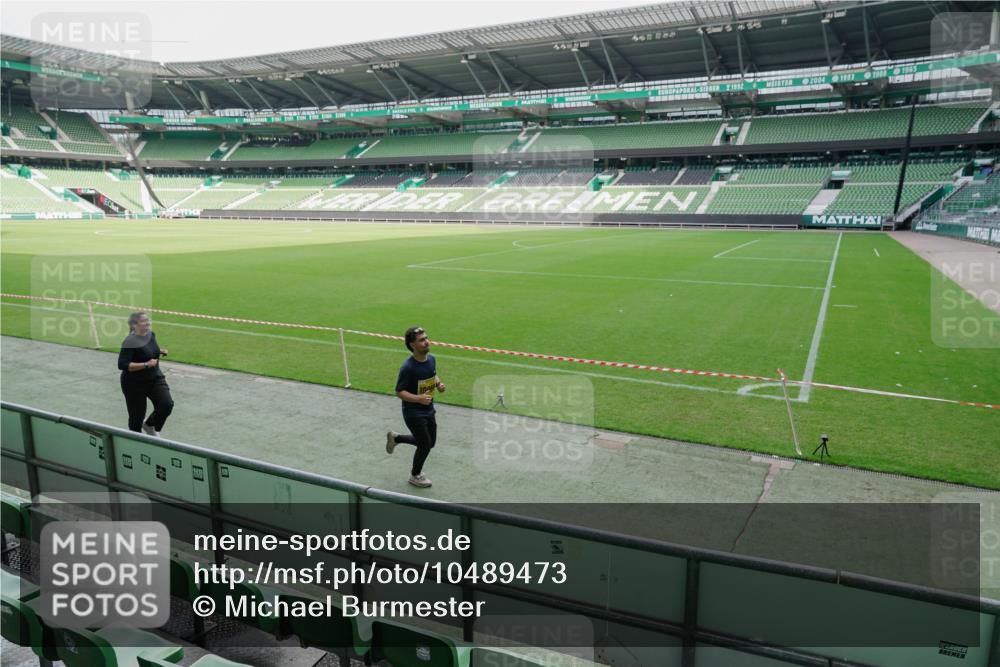 13.09.2026 - 21. swb-Marathon Bremen Michael Burmester http://msf.ph/oto/10489473 13.09.2026 10:53:50 Laufen im Stadion 10317, 12163, 12416, 10533, 10534, 10573, 10627, 10667, 10710, 11031, 11266, 11352, 11496, 11712, 11780, 11807, 12440, 12535 meine-sportfotos.de