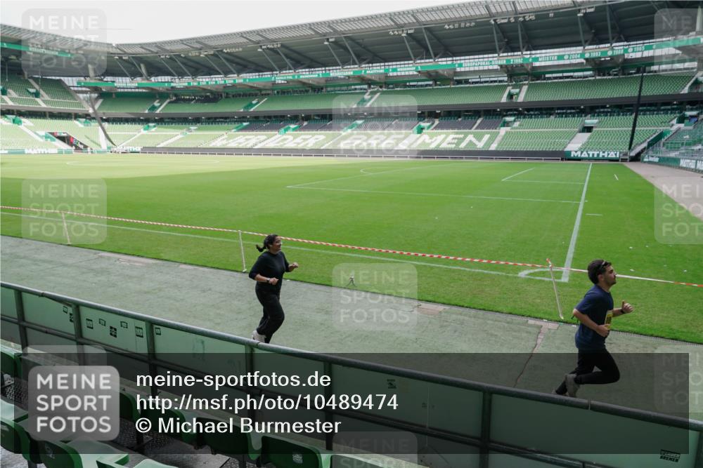13.09.2026 - 21. swb-Marathon Bremen Michael Burmester http://msf.ph/oto/10489474 13.09.2026 10:53:51 Laufen im Stadion 10317, 12163, 12416, 10533, 10534, 10573, 10627, 10667, 10710, 11031, 11266, 11352, 11496, 11712, 11780, 11807, 12440, 12535 meine-sportfotos.de