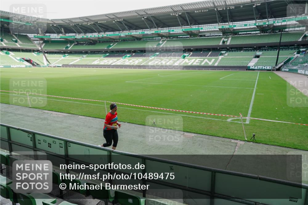 13.09.2026 - 21. swb-Marathon Bremen Michael Burmester http://msf.ph/oto/10489475 13.09.2026 10:54:10 Laufen im Stadion 12163, 12416, 10533, 10534, 10573, 10627, 10650, 10667, 10710, 11031, 11195, 11266, 11352, 11496, 11780, 11807, 12377, 12408, 12440, 12535 meine-sportfotos.de