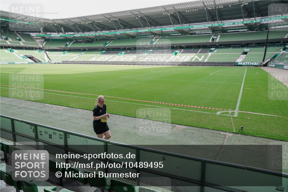 13.09.2026 - 21. swb-Marathon Bremen Michael Burmester http://msf.ph/oto/10489495 13.09.2026 11:05:57 Laufen im Stadion 11523, 11580, 12562 meine-sportfotos.de