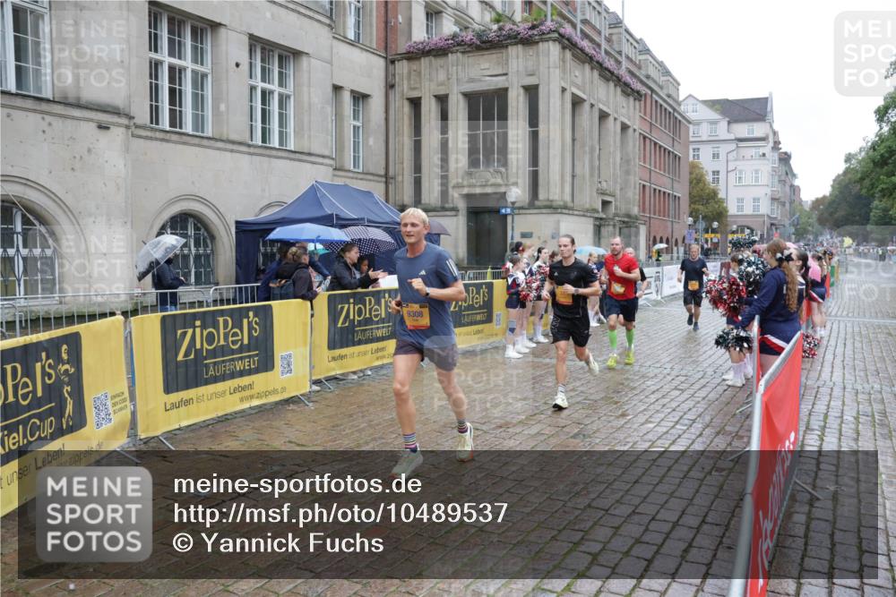 13.09.2026 - Kiel Lauf Yannick Fuchs http://msf.ph/oto/10489537 13.09.2026 11:41:12 Laufen 9308 meine-sportfotos.de