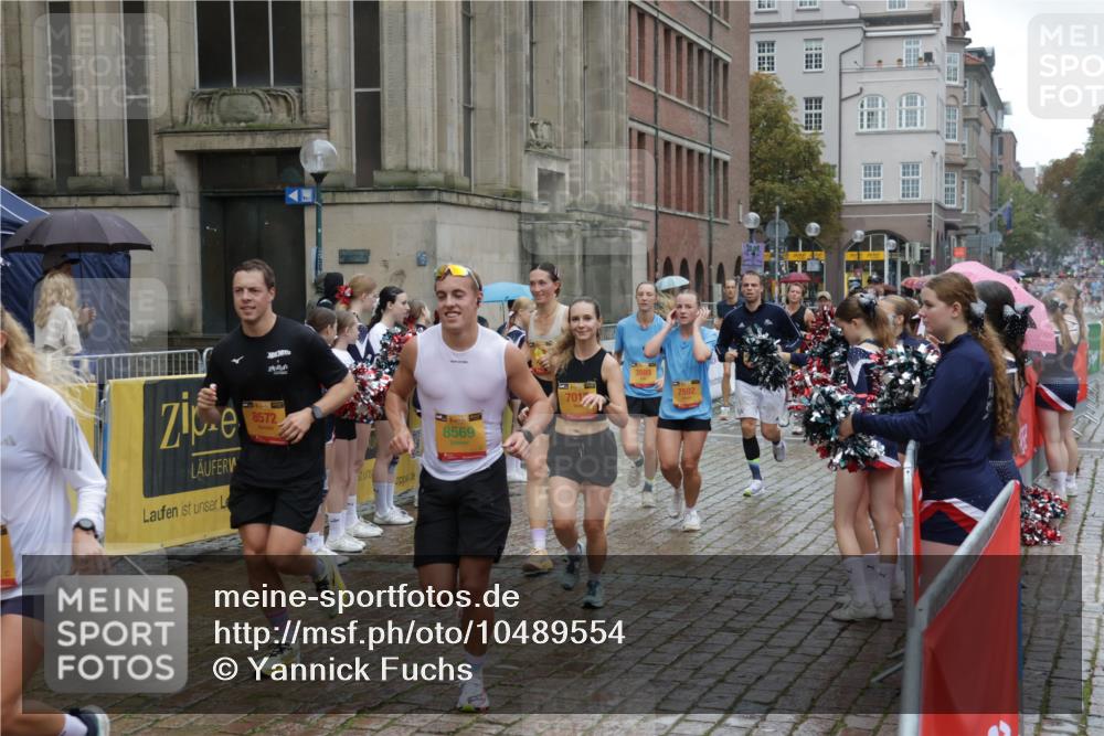 13.09.2026 - Kiel Lauf Yannick Fuchs http://msf.ph/oto/10489554 13.09.2026 11:41:24 Laufen 11, 8572, 2006, 8569, 701, 3989, 7592 meine-sportfotos.de