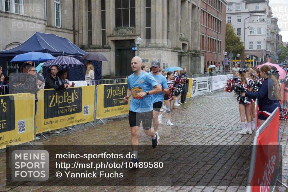 13.09.2026 - Kiel Lauf Yannick Fuchs http://msf.ph/oto/10489580 13.09.2026 11:41:37 Laufen 10874 meine-sportfotos.de
