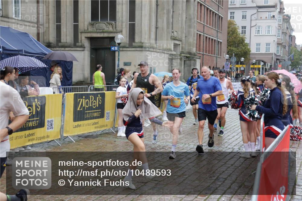 13.09.2026 - Kiel Lauf Yannick Fuchs http://msf.ph/oto/10489593 13.09.2026 11:41:45 Laufen 2422 meine-sportfotos.de