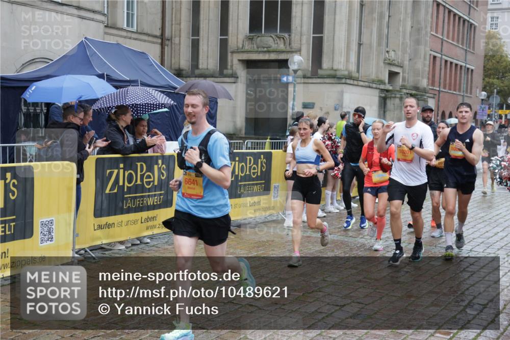 13.09.2026 - Kiel Lauf Yannick Fuchs http://msf.ph/oto/10489621 13.09.2026 11:42:04 Laufen 6641, 10201, 897, 100 meine-sportfotos.de