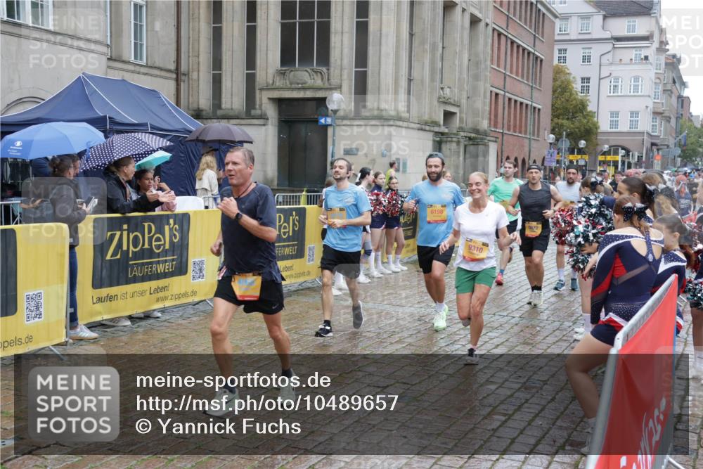13.09.2026 - Kiel Lauf Yannick Fuchs http://msf.ph/oto/10489657 13.09.2026 11:42:36 Laufen 6198, 9310, 8872 meine-sportfotos.de