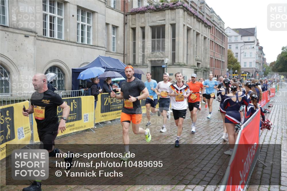 13.09.2026 - Kiel Lauf Yannick Fuchs http://msf.ph/oto/10489695 13.09.2026 11:42:53 Laufen 10956, 030, 8291, 111801, 1145 meine-sportfotos.de