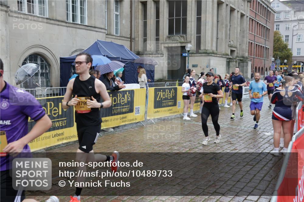 13.09.2026 - Kiel Lauf Yannick Fuchs http://msf.ph/oto/10489733 13.09.2026 11:43:10 Laufen 1799 meine-sportfotos.de