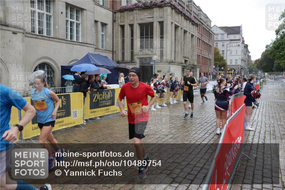 13.09.2026 - Kiel Lauf Yannick Fuchs http://msf.ph/oto/10489754 13.09.2026 11:43:19 Laufen 2350, 5263 meine-sportfotos.de