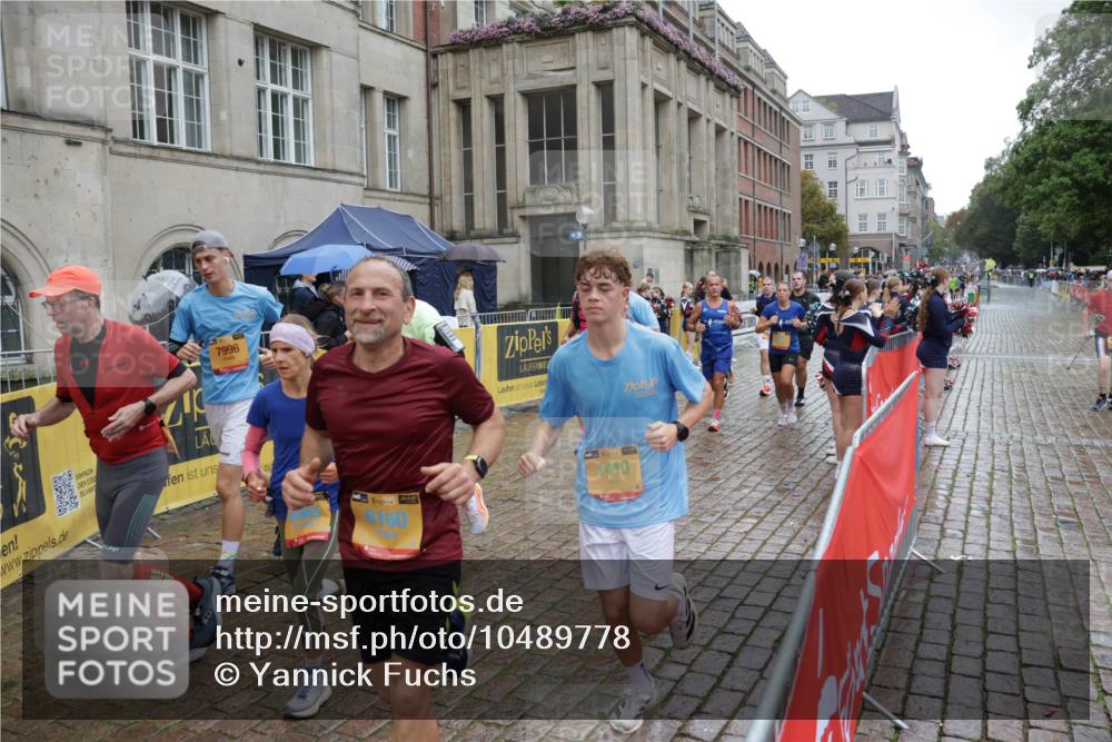 13.09.2026 - Kiel Lauf Yannick Fuchs http://msf.ph/oto/10489778 13.09.2026 11:43:28 Laufen 7996, 1, 384, 6160, 39, 1410 meine-sportfotos.de