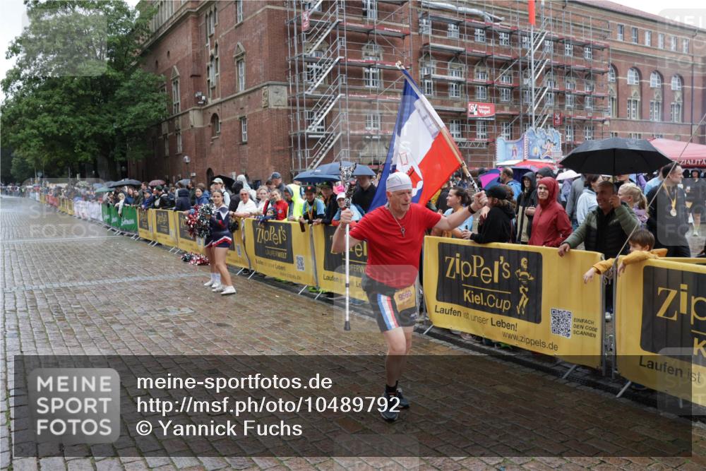 13.09.2026 - Kiel Lauf Yannick Fuchs http://msf.ph/oto/10489792 13.09.2026 11:43:41 Laufen 9569 meine-sportfotos.de