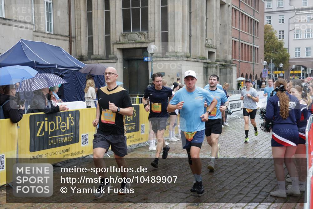 13.09.2026 - Kiel Lauf Yannick Fuchs http://msf.ph/oto/10489907 13.09.2026 11:44:33 Laufen 2504 meine-sportfotos.de
