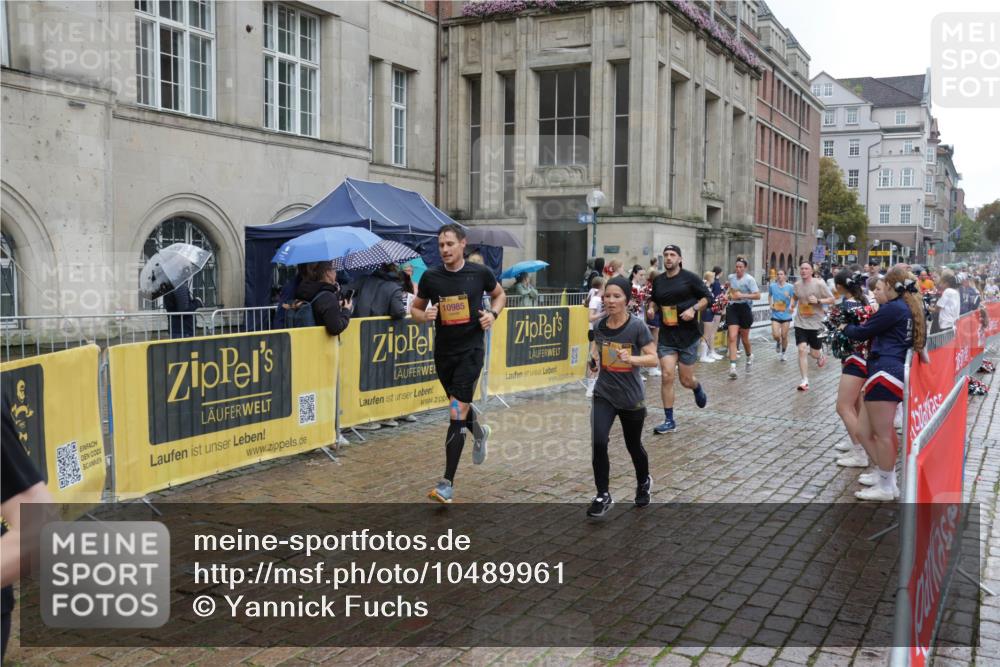 13.09.2026 - Kiel Lauf Yannick Fuchs http://msf.ph/oto/10489961 13.09.2026 11:44:55 Laufen 10985 meine-sportfotos.de