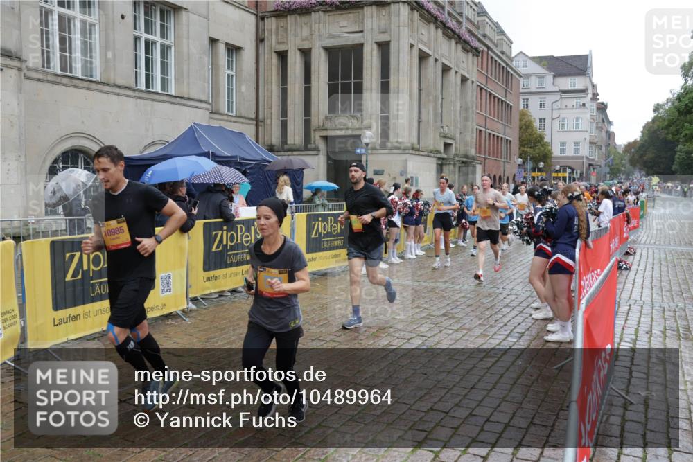 13.09.2026 - Kiel Lauf Yannick Fuchs http://msf.ph/oto/10489964 13.09.2026 11:44:56 Laufen 10985, 200 meine-sportfotos.de
