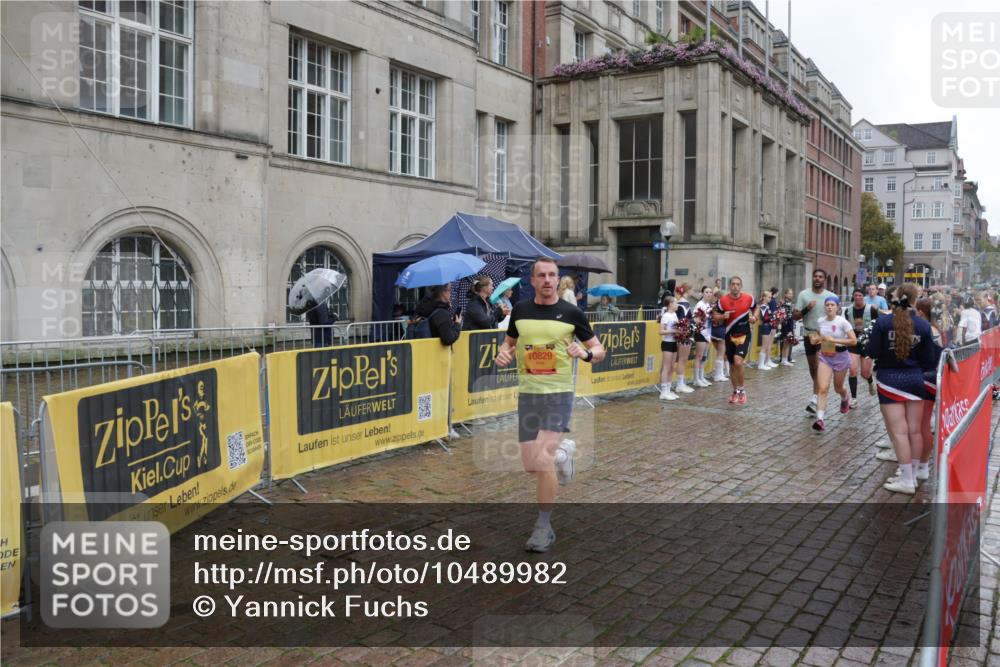 13.09.2026 - Kiel Lauf Yannick Fuchs http://msf.ph/oto/10489982 13.09.2026 11:45:05 Laufen 10829 meine-sportfotos.de