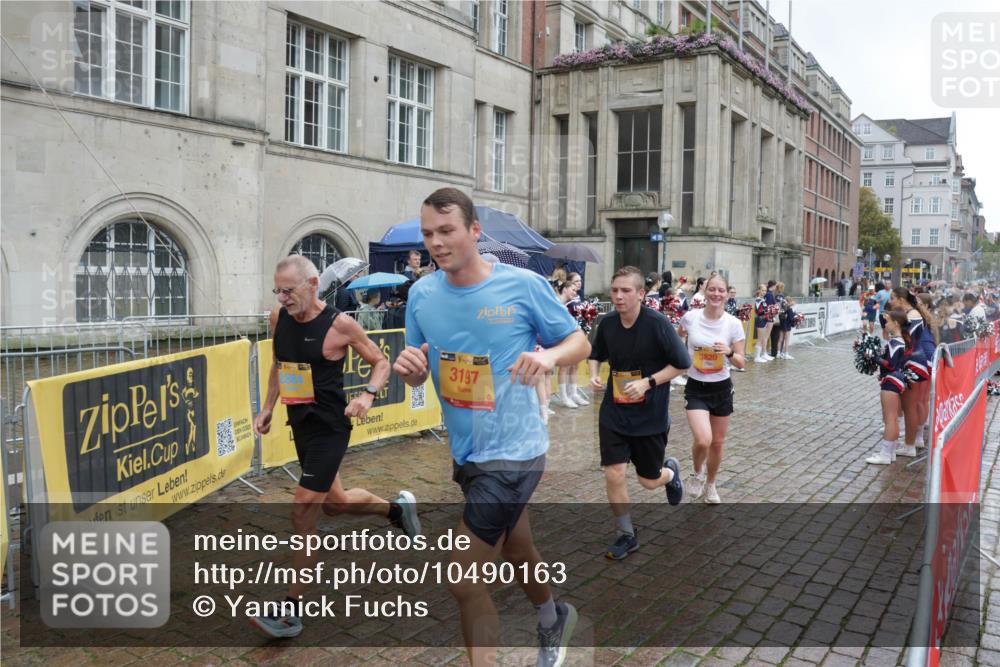 13.09.2026 - Kiel Lauf Yannick Fuchs http://msf.ph/oto/10490163 13.09.2026 11:46:26 Laufen 3197, 3820 meine-sportfotos.de