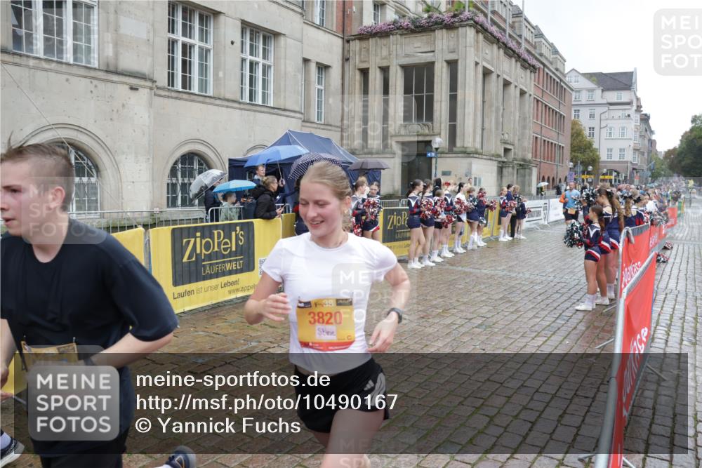 13.09.2026 - Kiel Lauf Yannick Fuchs http://msf.ph/oto/10490167 13.09.2026 11:46:27 Laufen 3820 meine-sportfotos.de