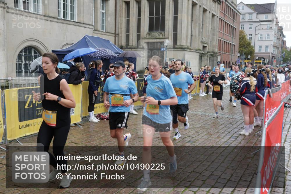 13.09.2026 - Kiel Lauf Yannick Fuchs http://msf.ph/oto/10490225 13.09.2026 11:46:51 Laufen 4308, 9918, 12567, 7705 meine-sportfotos.de