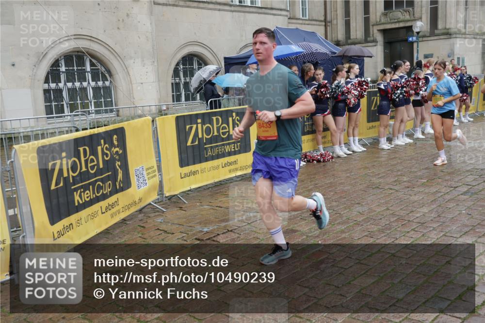 13.09.2026 - Kiel Lauf Yannick Fuchs http://msf.ph/oto/10490239 13.09.2026 11:46:55 Laufen 8433 meine-sportfotos.de