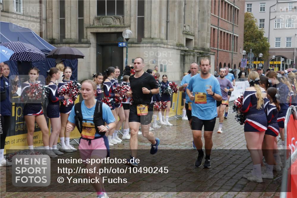 13.09.2026 - Kiel Lauf Yannick Fuchs http://msf.ph/oto/10490245 13.09.2026 11:46:59 Laufen 9, 39, 66, 2596, 4698 meine-sportfotos.de