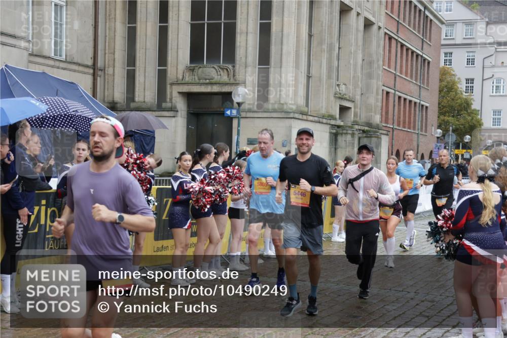 13.09.2026 - Kiel Lauf Yannick Fuchs http://msf.ph/oto/10490249 13.09.2026 11:47:02 Laufen 5805, 5446 meine-sportfotos.de