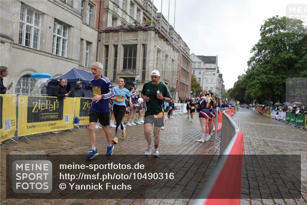 13.09.2026 - Kiel Lauf Yannick Fuchs http://msf.ph/oto/10490316 13.09.2026 11:47:38 Laufen 9346 meine-sportfotos.de