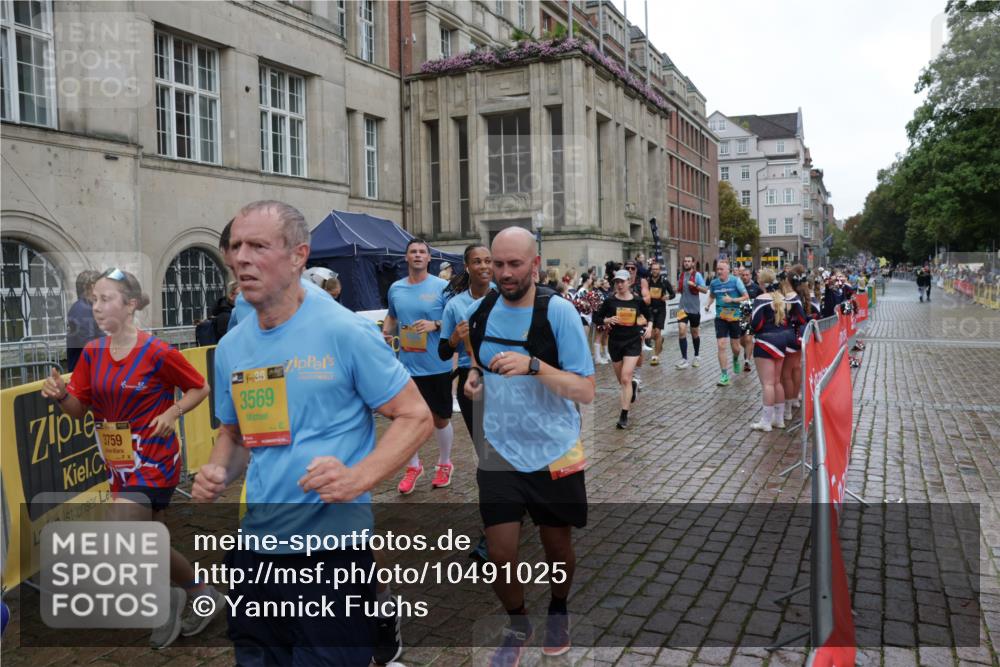 13.09.2026 - Kiel Lauf Yannick Fuchs http://msf.ph/oto/10491025 13.09.2026 11:52:20 Laufen 3759, 39, 3569 meine-sportfotos.de
