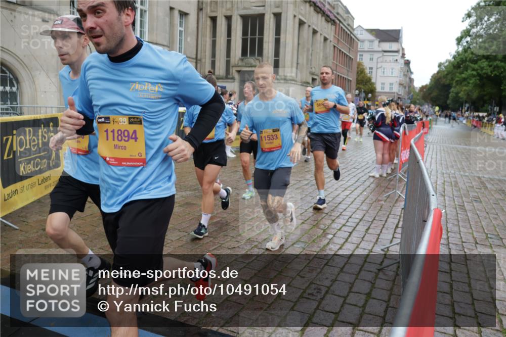 13.09.2026 - Kiel Lauf Yannick Fuchs http://msf.ph/oto/10491054 13.09.2026 11:52:36 Laufen 56, 38, 11894, 39, 11533 meine-sportfotos.de