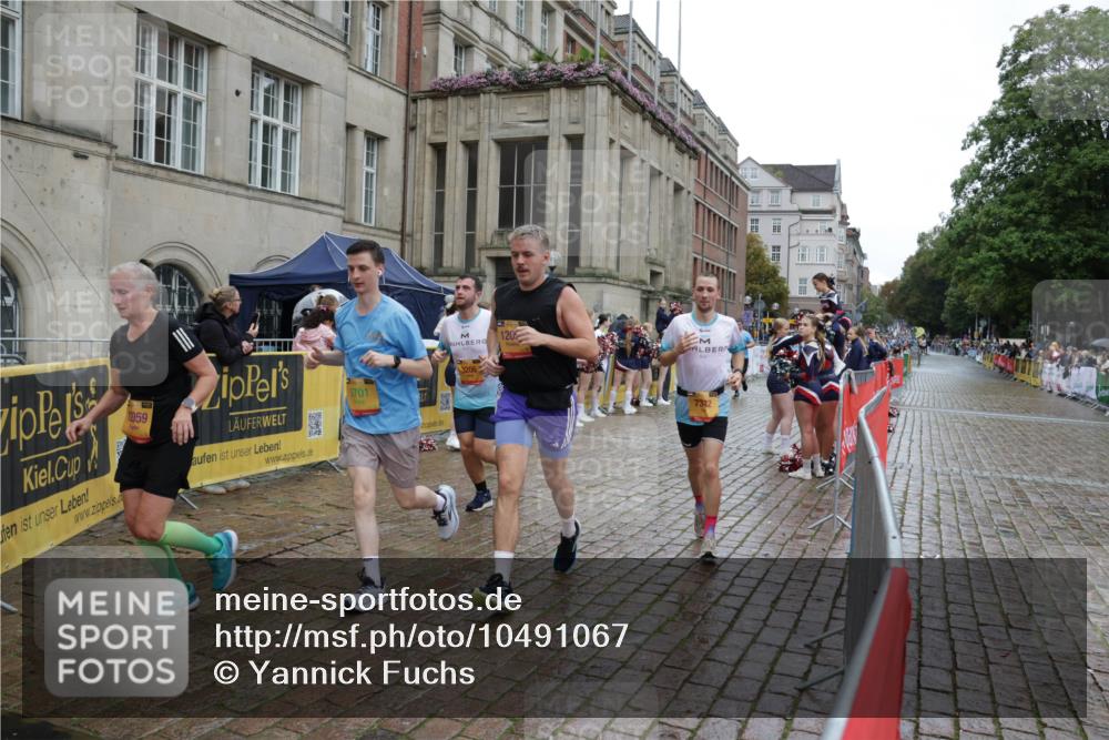 13.09.2026 - Kiel Lauf Yannick Fuchs http://msf.ph/oto/10491067 13.09.2026 11:52:56 Laufen 1059, 5701, 120, 3206, 7342 meine-sportfotos.de