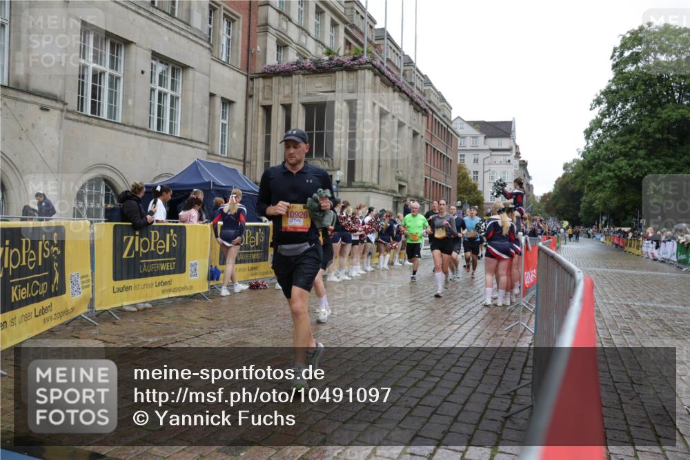 13.09.2026 - Kiel Lauf Yannick Fuchs http://msf.ph/oto/10491097 13.09.2026 11:53:15 Laufen 10926 meine-sportfotos.de