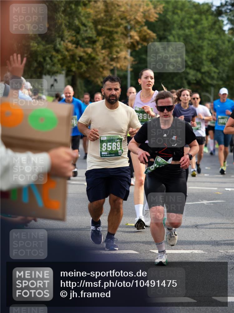 13.09.2026 - 21. swb-Marathon Bremen jh.framed http://msf.ph/oto/10491475 Laufen 8569, 7890 meine-sportfotos.de