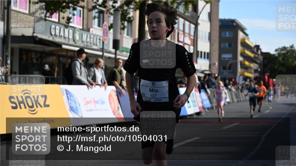 20.09.2026 - PSD Bank Halbmarathon J. Mangold http://msf.ph/oto/10504031 20.09.2026 10:30:13 Ziel 110, 127, 275, 297, 397, 405, 456 meine-sportfotos.de
