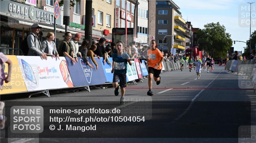 20.09.2026 - PSD Bank Halbmarathon J. Mangold http://msf.ph/oto/10504054 20.09.2026 10:30:16 Ziel 110, 114, 127, 159, 256, 275, 397 meine-sportfotos.de