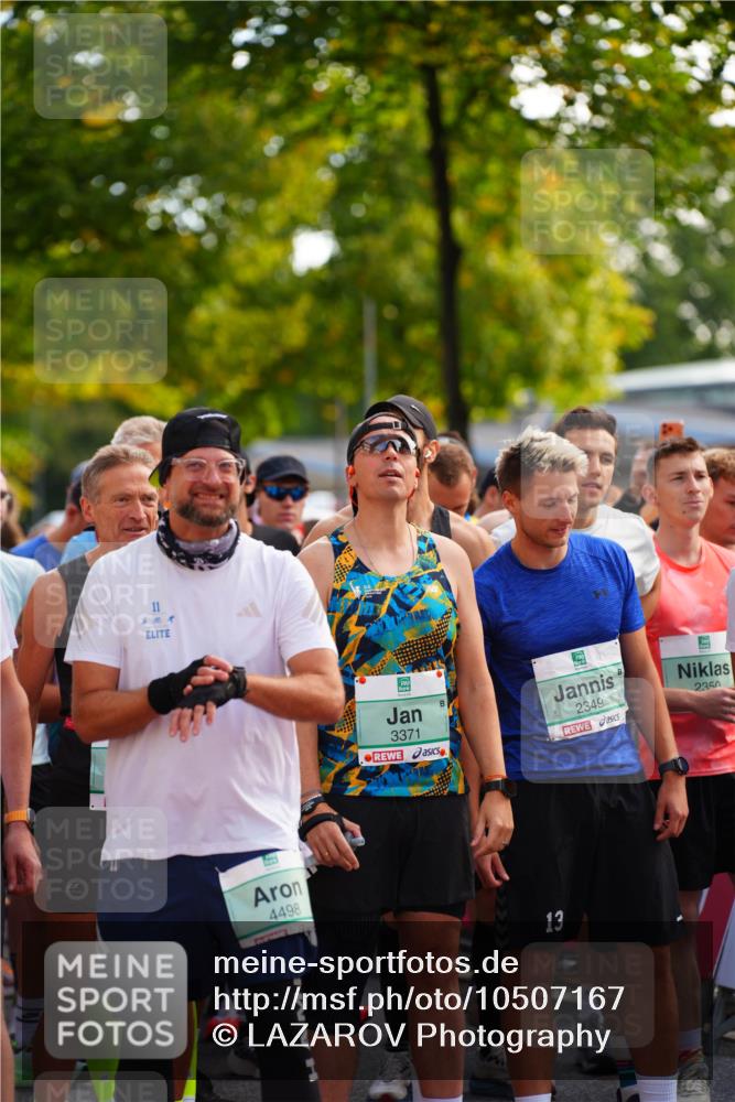 20.09.2026 - PSD Bank Halbmarathon LAZAROV Photography http://msf.ph/oto/10507167 20.09.2026 10:01:39 Laufen 11, 484, 4498, 3371, 2349, 2350, 13 meine-sportfotos.de