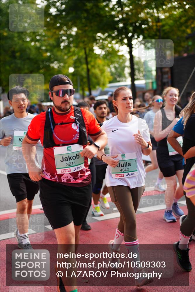 20.09.2026 - PSD Bank Halbmarathon LAZAROV Photography http://msf.ph/oto/10509303 20.09.2026 10:09:58 Laufen 4, 7, 3211, 4342 meine-sportfotos.de