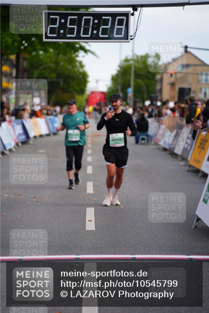 20.09.2026 - PSD Bank Halbmarathon LAZAROV Photography http://msf.ph/oto/10545799 20.09.2026 12:50:28 Ziel 1449, 3644 meine-sportfotos.de